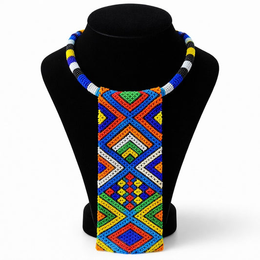 Valyo Heritage necklaces - VH-NKL-STMT-NDEBMLT-342 - White Bg